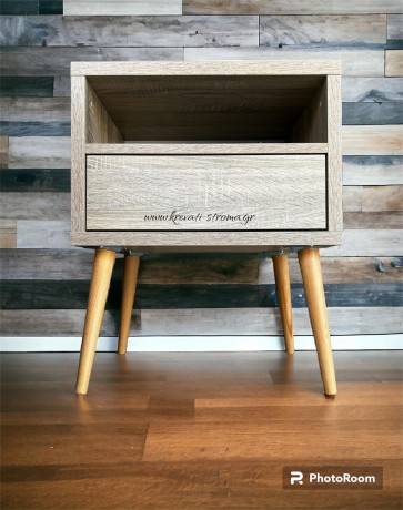 Κομοδίνο ξύλινο - ψηλό με μηχανισμό push και ένα συρτάρι 