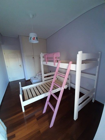 Κρεβάτια ξύλινα μασίφ σε σχηματισμό κουκέτας Γ γωνιακής που μπορούν να τροποποιηθούν σε 2 μονά κρεβάτια Κρεβάτια ξύλινα μασίφ σε σχηματισμό κουκέτας Γ γωνιακής που μπορούν να τροποποιηθούν σε 2 μονά κρεβάτια