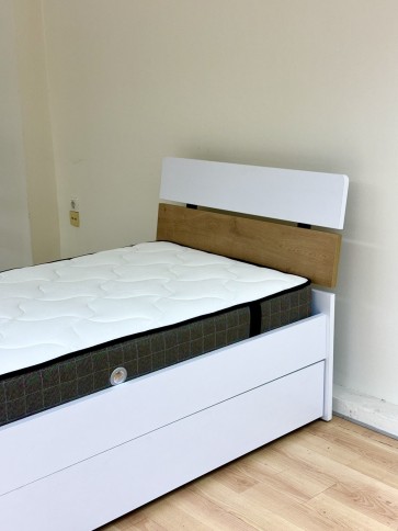 Κρεβάτι ξύλινο μοντέρνο , διαχρονικό , ημίδιπλο , λευκό με φυσικό για στρώμα 110χ190 Κρεβάτι ξύλινο μοντέρνο , διαχρονικό , ημίδιπλο , λευκό με φυσικό για στρώμα 110χ190