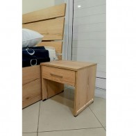 Κομοδίνο ξύλινο σε τιμή οικονομική προσφοράς